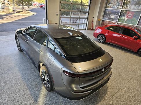 Certified 2023 Toyota Crown XLE image 8