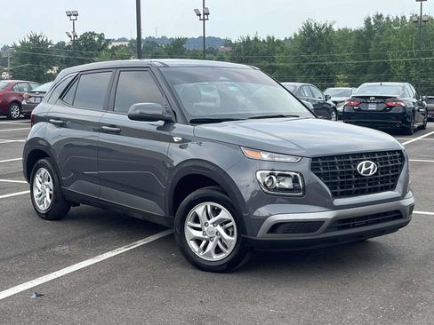 Certified 2026 Hyundai Venue SE FWD image 1