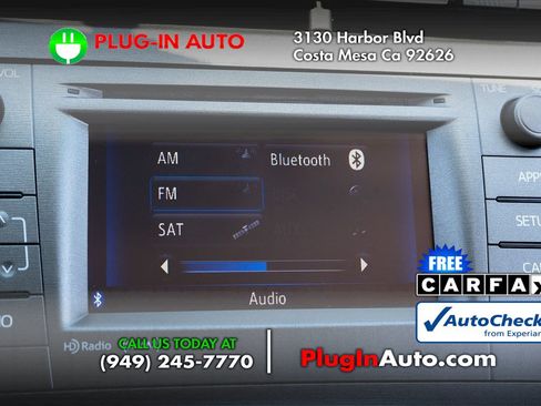 Used 2012 Toyota Prius Three w/ Preferred Accessory Pkg FWD image 23