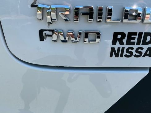 Used 2025 Chevrolet TrailBlazer LT AWD/4WD image 19