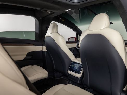 Used 2023 Tesla Model X image 26