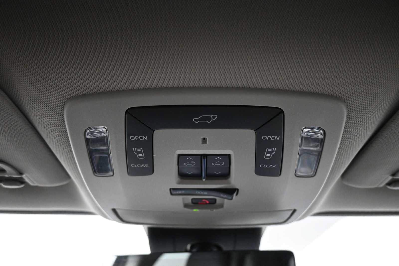 Used 2024 Toyota Sienna Limited AWD/4WD image 17