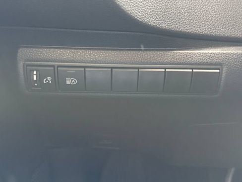 Used 2024 Toyota Corolla LE w/ LE Convenience Package FWD image 30