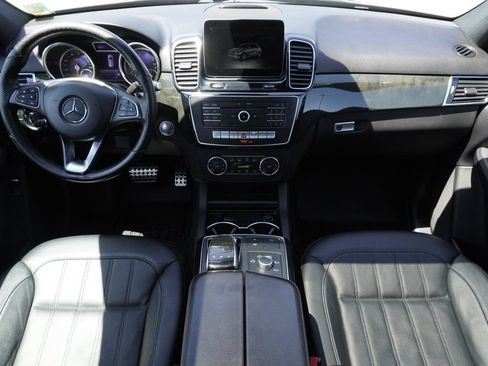 Used 2019 Mercedes-Benz GLE 400 4MATIC image 9