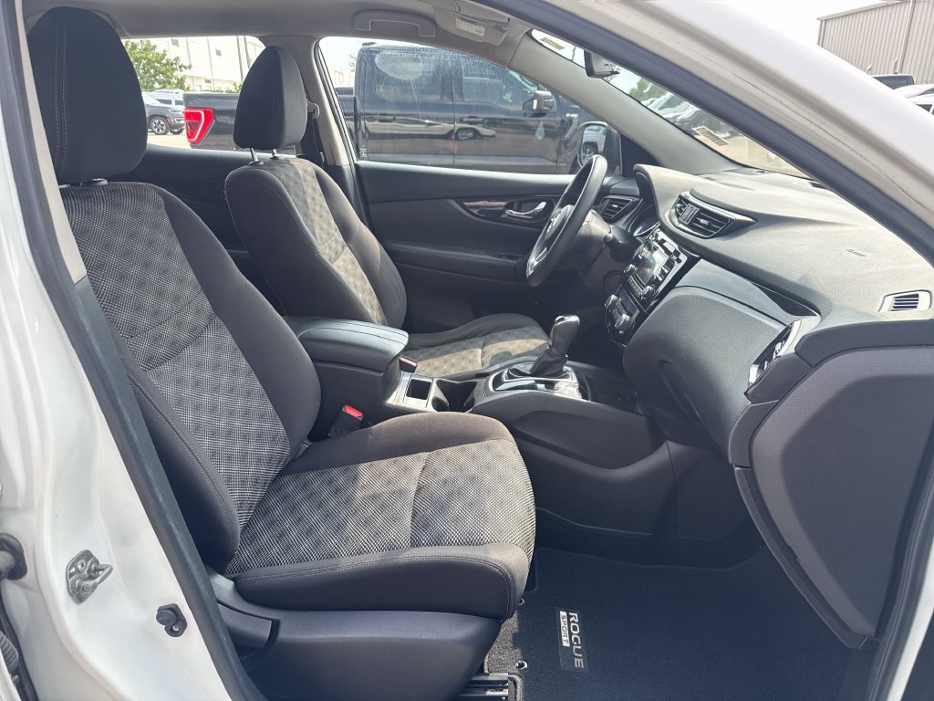Used 2017 Nissan Rogue Sport SV FWD image 24
