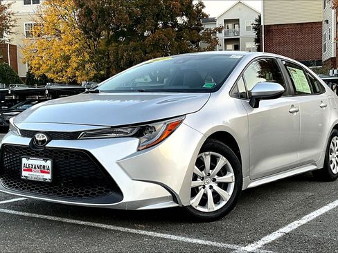 Used 2022 Toyota Corolla LE image 1