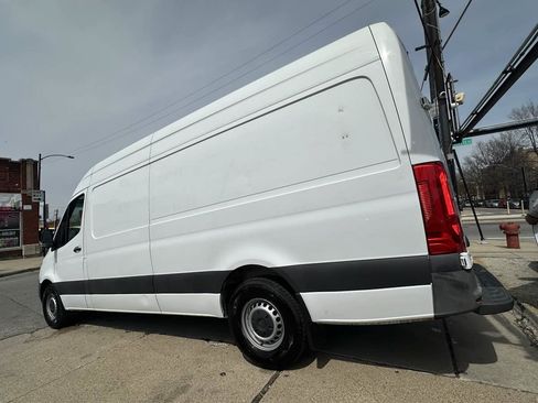 Used 2021 Mercedes-Benz Sprinter 2500 w/ Driver Convenience Package image 6