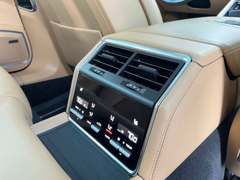 Used 2023 Porsche Panamera 4 Platinum Edition AWD/4WD image 30