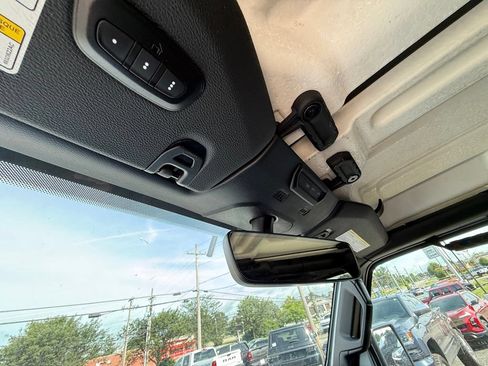 Used 2022 Jeep Wrangler Unlimited Sahara w/ Cold Weather Group AWD/4WD image 25