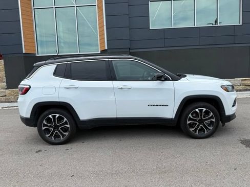 Used 2024 Jeep Compass Limited AWD/4WD image 2