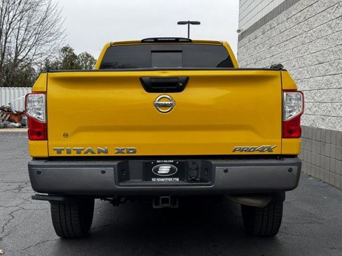 Used 2016 Nissan Titan PRO-4X w/ Pro-4x Convenience Package image 12