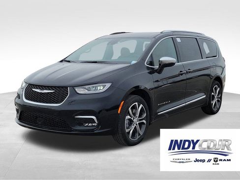 New 2026 Chrysler Pacifica Pinnacle w/ Trailer Tow Group AWD/4WD image 1