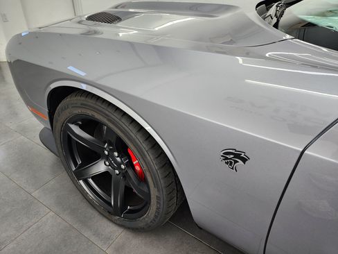 Used 2017 Dodge Challenger SRT Hellcat RWD image 32