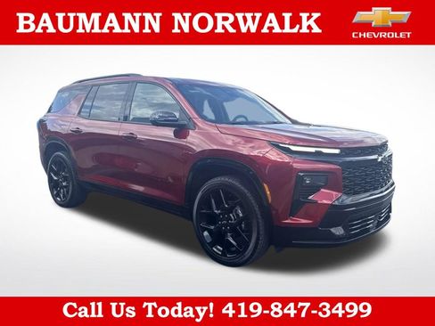 Used 2026 Chevrolet Traverse RS w/ LPO, Floor Liner Package FWD image 3