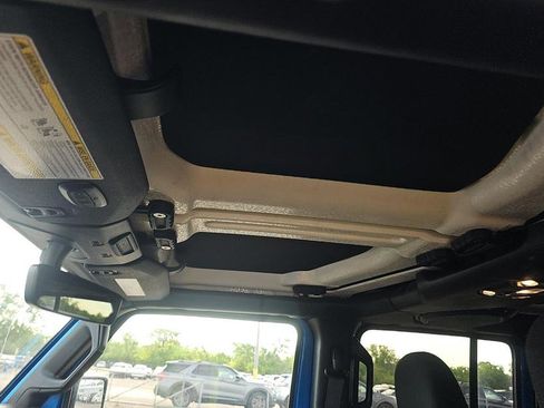 Used 2022 Jeep Wrangler Unlimited Sport AWD/4WD image 17