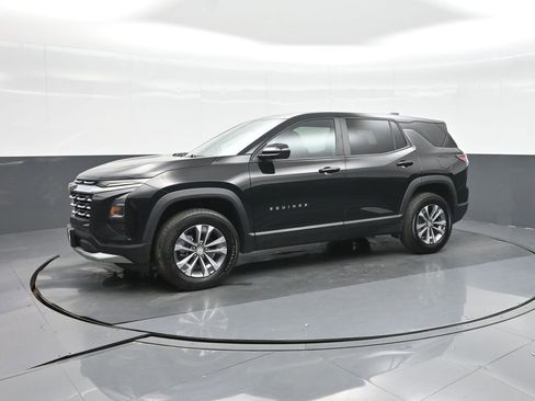 Used 2025 Chevrolet Equinox LT image 19