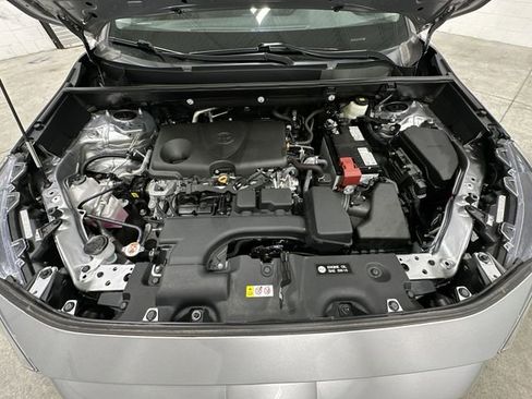 Used 2022 Toyota RAV4 XLE w/ Convenience Package image 29