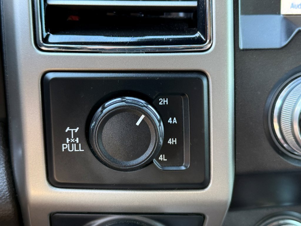 Used 2019 Ford F150 King Ranch w/ Equipment Group 601A Luxury AWD/4WD image 38