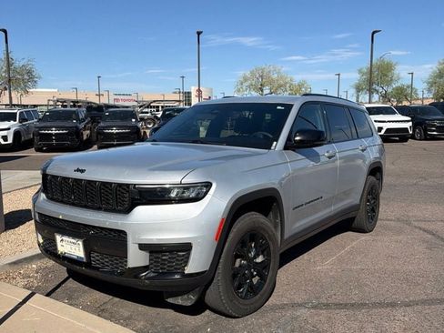 Used 2024 Jeep Grand Cherokee L Laredo AWD/4WD image 1