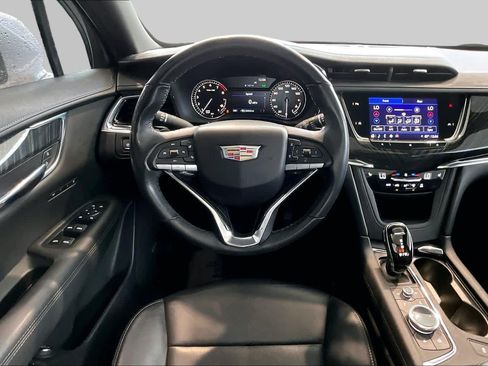 Used 2021 Cadillac XT6 Premium Luxury FWD image 5