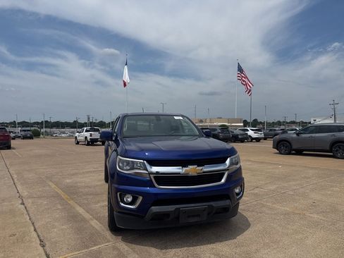 Used 2017 Chevrolet Colorado LT w/ LT Convenience Package RWD image 4