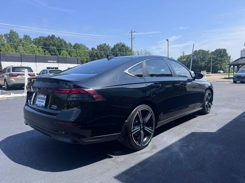 Used 2023 Honda Accord Sport image 6