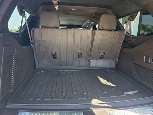Used 2023 GMC Yukon XL Denali w/ Advanced Technology Package image 14