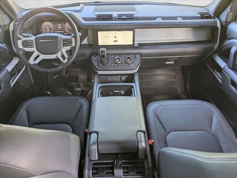 Used 2024 Land Rover Defender 110 S image 19
