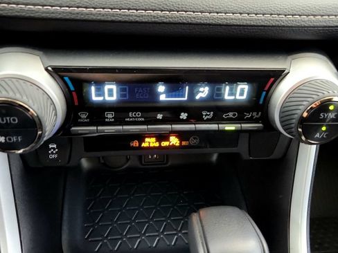 Certified 2025 Toyota RAV4 LE AWD/4WD image 30