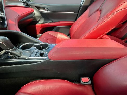 Used 2019 Toyota Camry XSE w/ Navigation Package FWD image 27