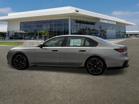 New 2026 BMW 740i w/ Premium Package RWD image 7