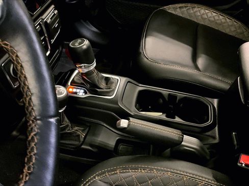 Used 2021 Jeep Wrangler Unlimited Sahara image 16