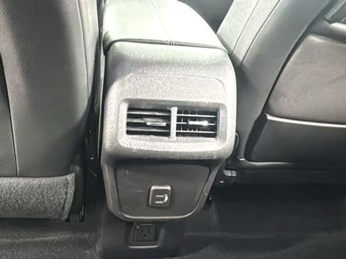 Used 2024 GMC Terrain SLT image 37