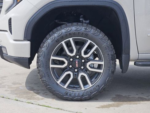 New 2026 GMC Sierra 1500 AT4 w/ AT4 Premium Package AWD/4WD image 7