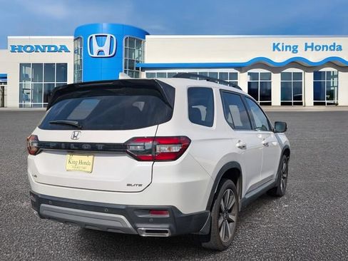 Used 2023 Honda Pilot Elite image 8