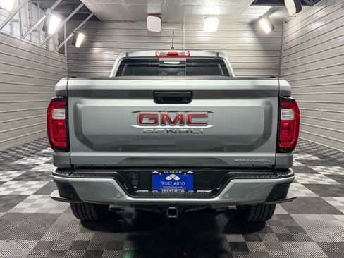 Used 2023 GMC Canyon Denali image 6