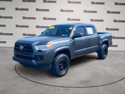 Used 2017 Toyota Tacoma SR w/ Tow Package AWD/4WD image 1
