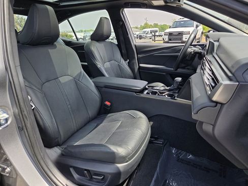 Used 2025 Toyota Camry XSE FWD image 16