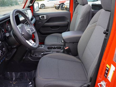 Certified 2025 Jeep Wrangler Unlimited Sahara w/ Safety Group image 17