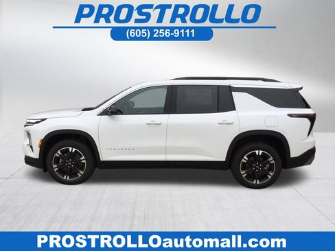 New 2027 Chevrolet Traverse LT w/ Sun and Wheel Package AWD/4WD image 1
