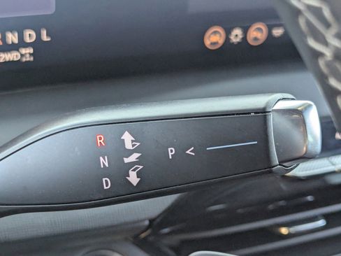 Certified 2025 Buick Enclave Preferred image 31