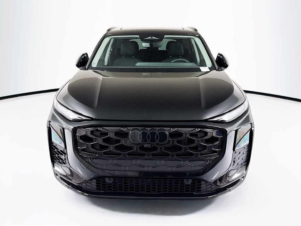 Used 2026 Audi Q3 quattro 2.0T w/ Driver Assistance Package AWD/4WD image 2