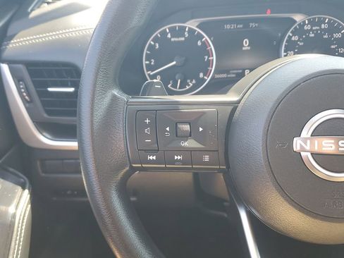 Used 2024 Nissan Rogue SV image 12