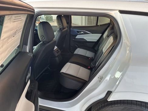 New 2026 Chevrolet Equinox EV LT image 31