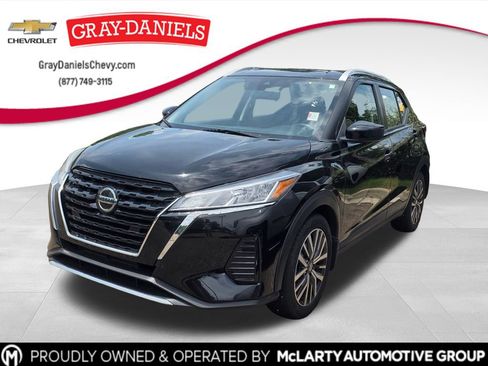 Used 2021 Nissan Kicks SV FWD image 1
