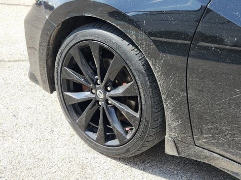 Used 2019 Nissan Maxima SR w/ Premium Package image 9