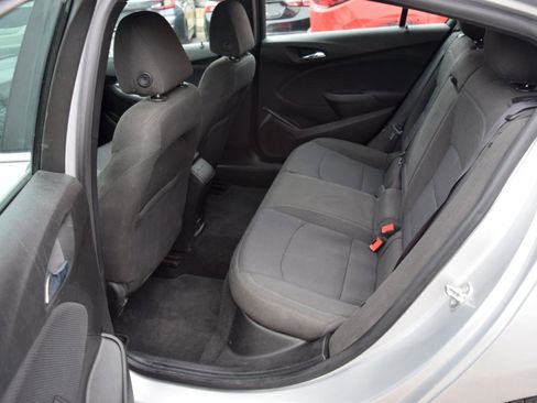 Used 2017 Chevrolet Cruze LT w/ Convenience Package image 33