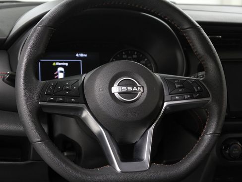 Used 2024 Nissan Kicks SR w/ Exterior Package image 7