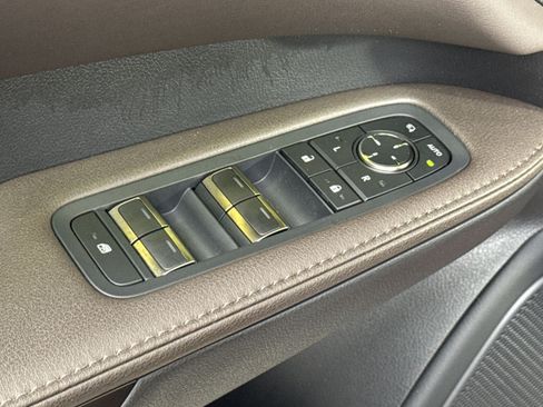 Used 2025 Lexus RX 450h AWD w/ Convenience Package image 27