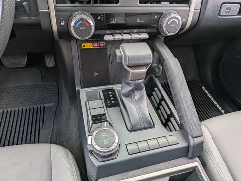 Certified 2024 Toyota Tacoma SR5 AWD/4WD image 29